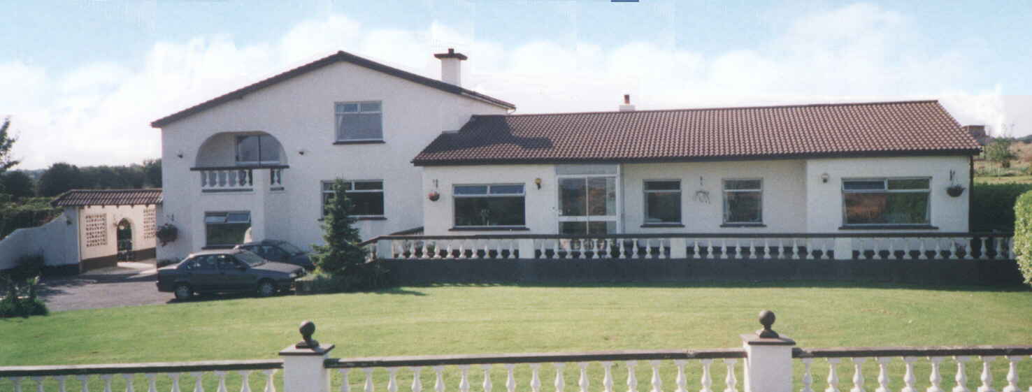 Lolaido house in sunny August 2000